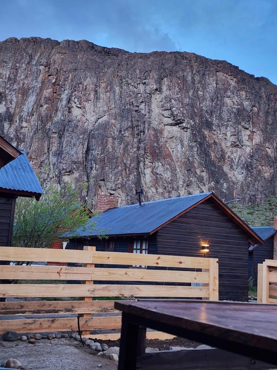 Hostel Cerro Torres เอลชัลเตน ภายนอก รูปภาพ